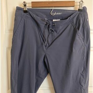 Columbia ladies shorts , fit to the knee.